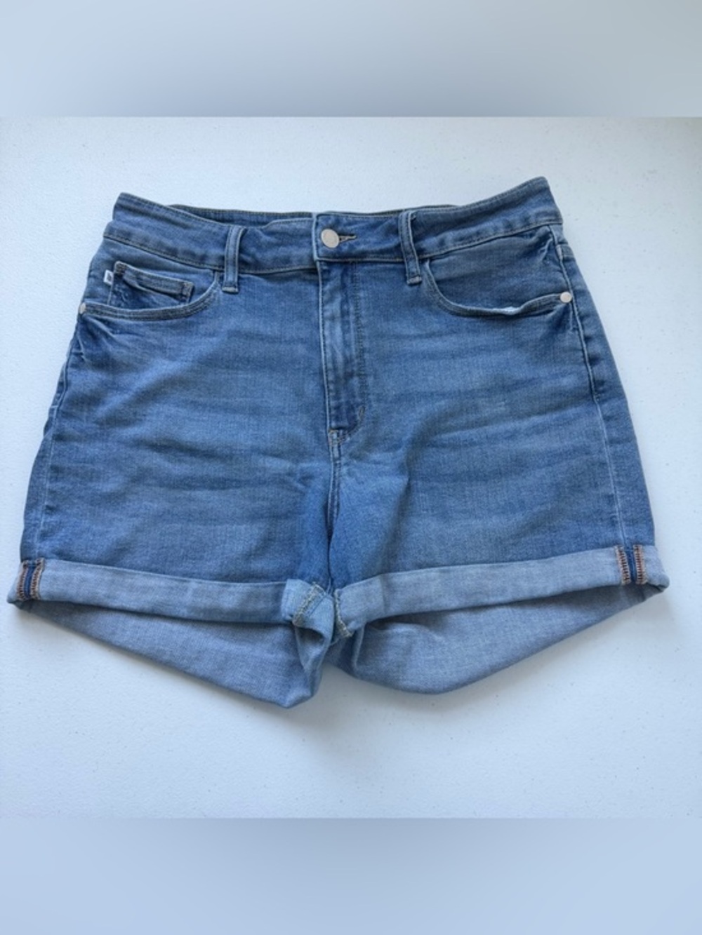 Judy Blue High‎ Waist Medium Wash Cuffed Denim Shorts XL
JB150096 - Picture 4 of 8